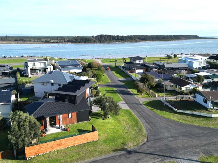 6 Dawson Street Foxton Beach_45