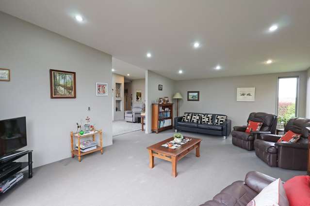 44 Glenroy Park Drive Waikiwi_2