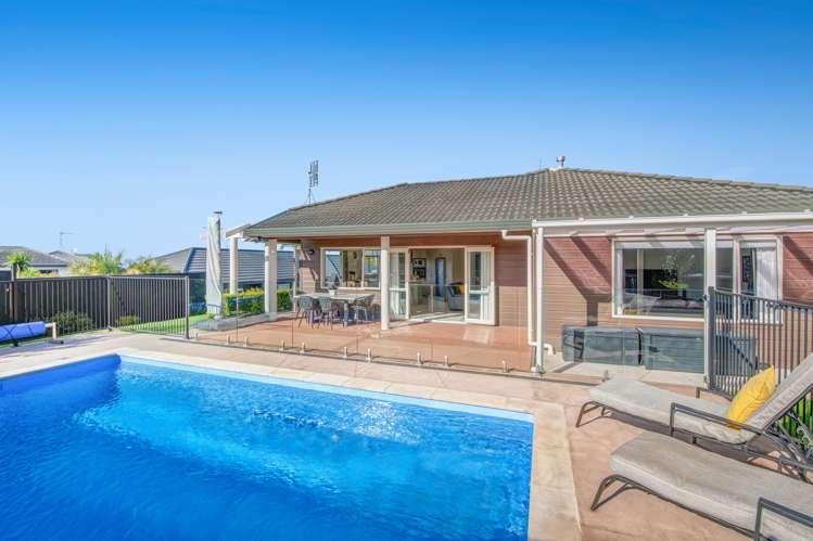 14 Astor Place Orewa_11