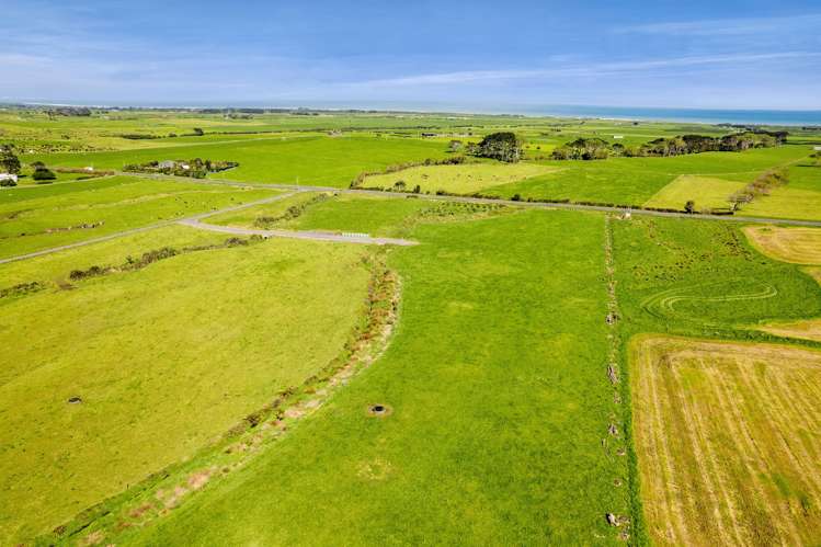 7104 South Road Warea_15