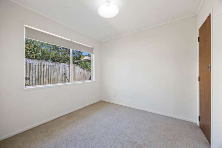 1/9a De Val Drive Titirangi_6