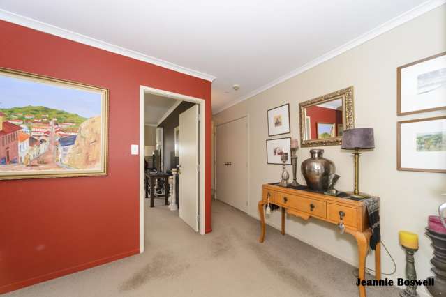 5 Ron Place Fitzherbert_2