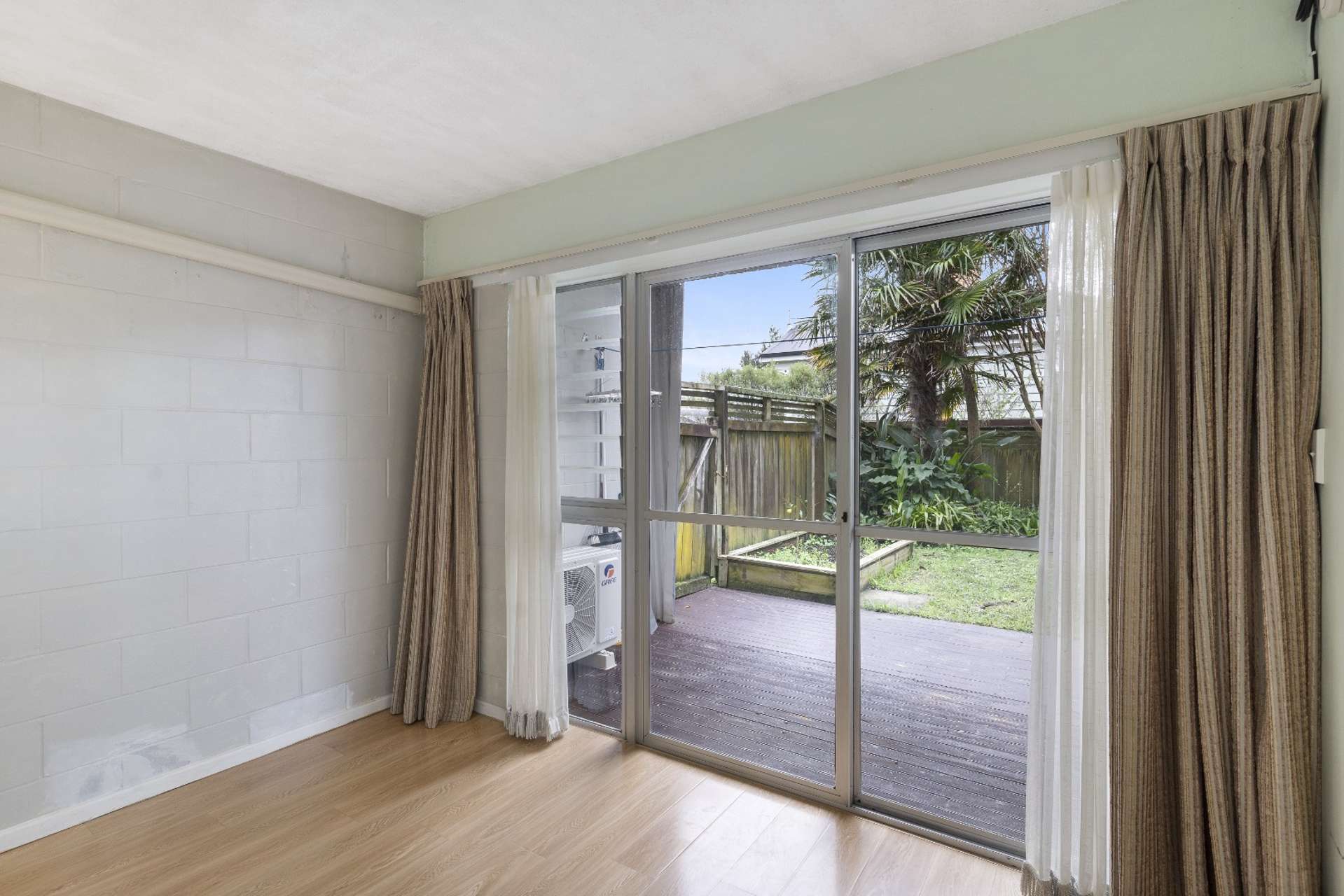 1/32 Blockhouse Bay Road 10016_0