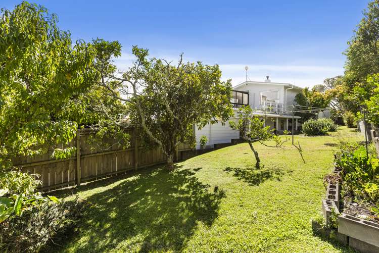 202 Rangatira Road Beach Haven_13