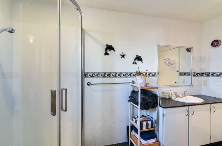 15b Wye Place Fernhill/Sunshine Bay_17