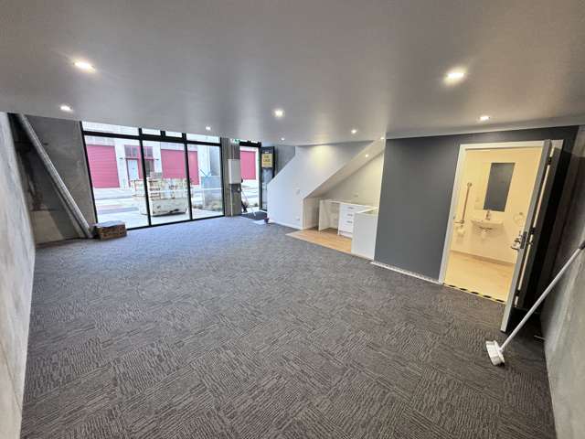 18/20 William Earp Place Tawa_1