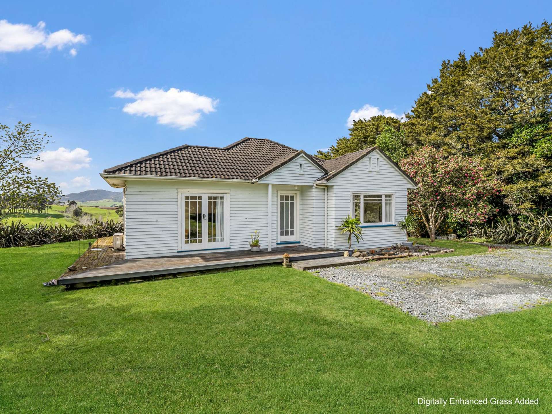 26 Puriri Glade Maungaturoto_0