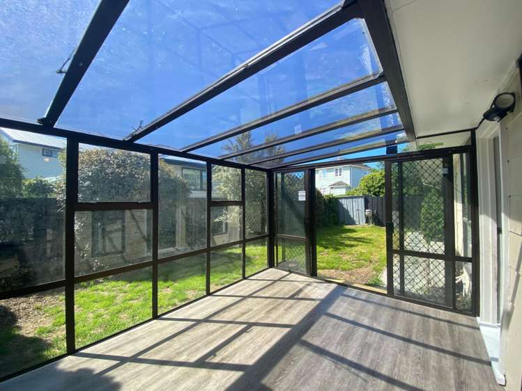 16 Woodham Courts Linwood_5