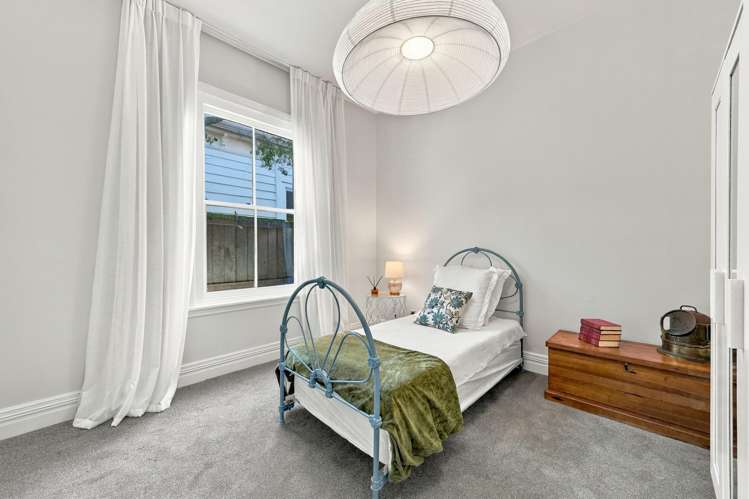 94 Holly Road St Albans_11