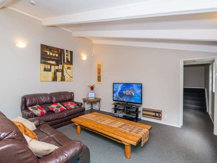 7c Tiniroa Grove Silverstream_7