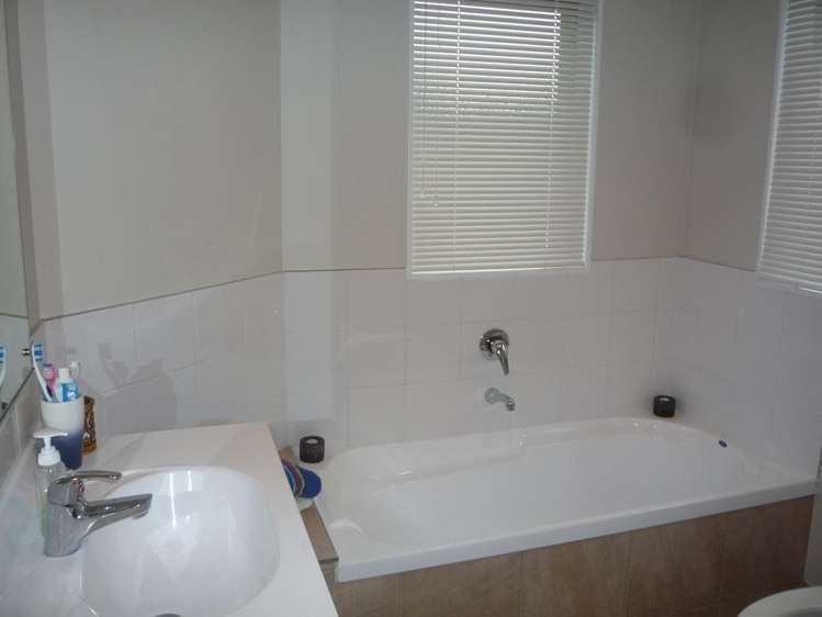 10 Whitbourne Heights Manurewa_3