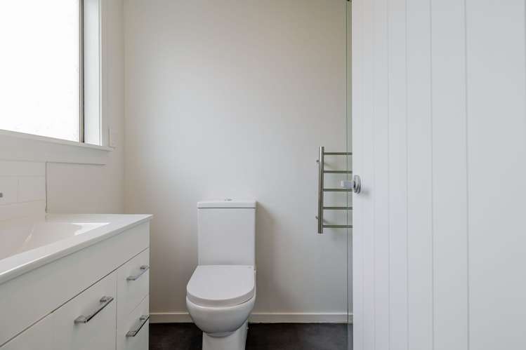 38 Savage Crescent West End_16