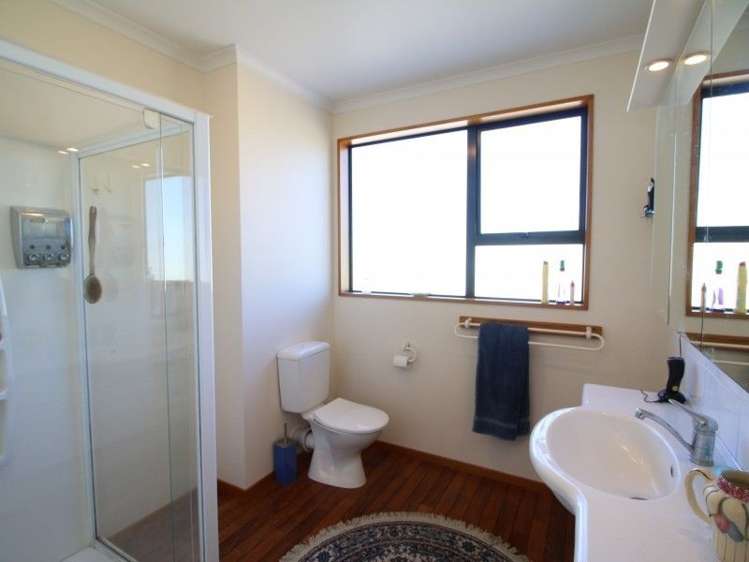 150 Racecourse Road Allenton_14