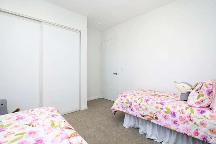 52 Strowan Avenue Elgin_32