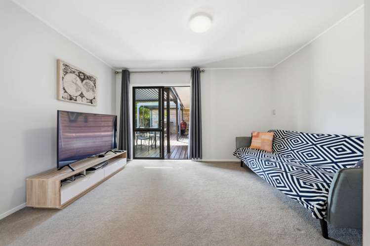 120 Hutchinsons Road Bucklands Beach_16