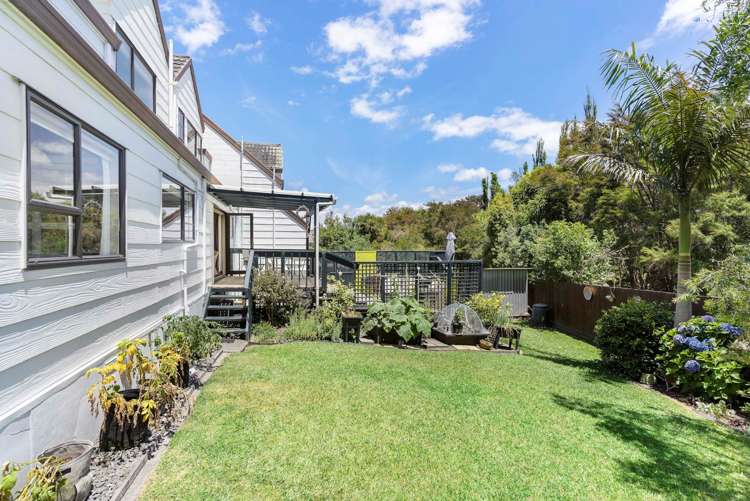 2/11 Landsberg Way Windsor Park_18