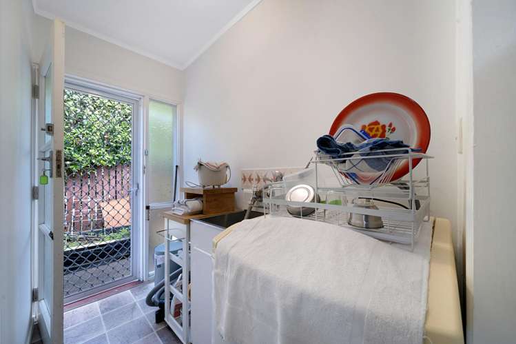 2/2 Vodanovich Road Te Atatu South_10