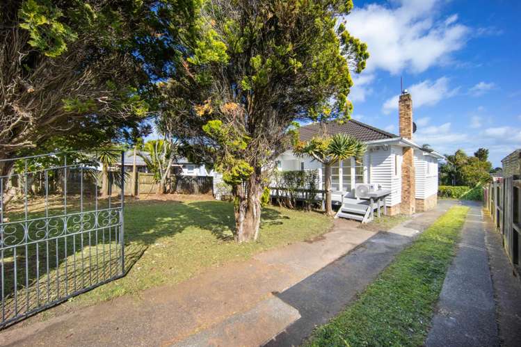 67 Golf Road New Lynn_18