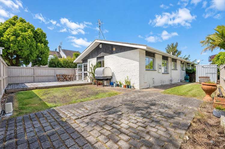 1 and 2, 119 Grand Drive Remuera_16