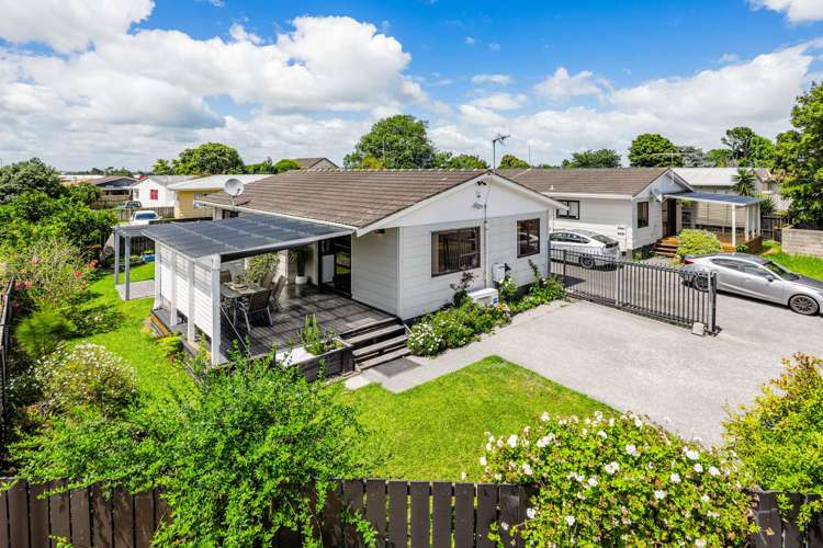 1/2 Burundi Avenue Clendon Park_0