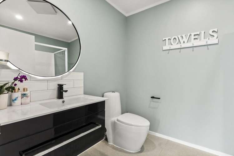 63 Pooks Road Ranui_11