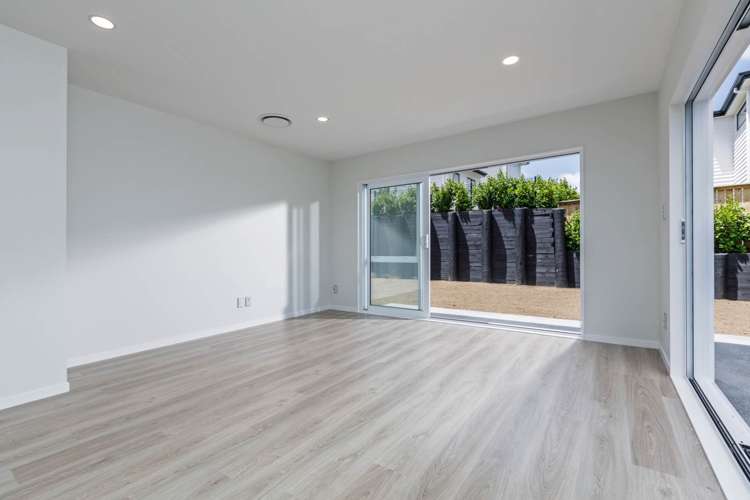 10 Boocock Crescent Orewa_11