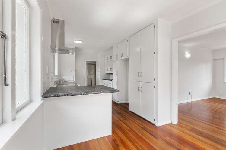 64 Sutton Crescent Papakura_7