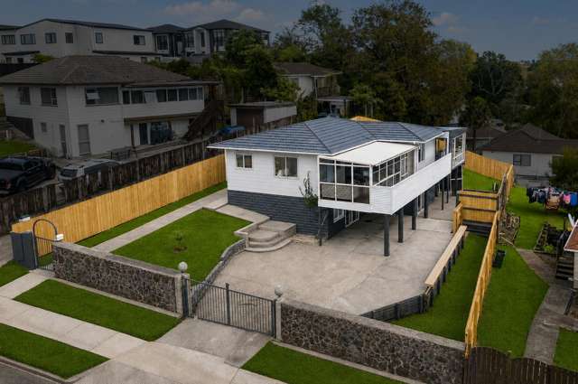 HOT Home, BIG Views, BIGGER Living!