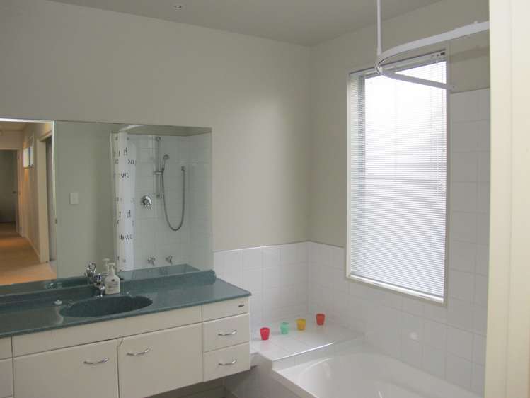 105 Ocean Close Matarangi_18