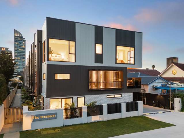 Designer Coastal Living in the Heart of Takapuna