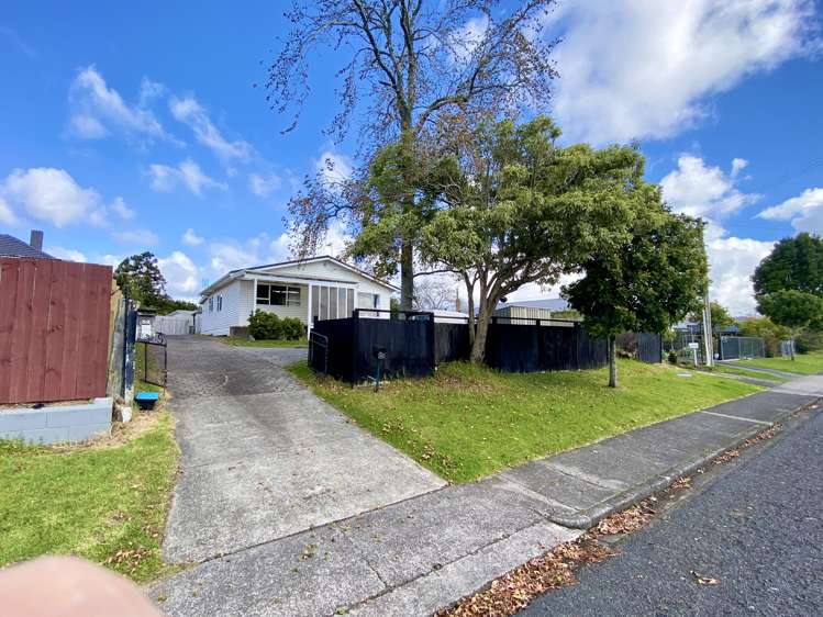 52 Saint Leonards Road Kelston_13