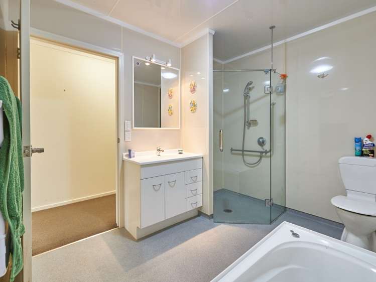 5 Barnes Court Roslyn_15