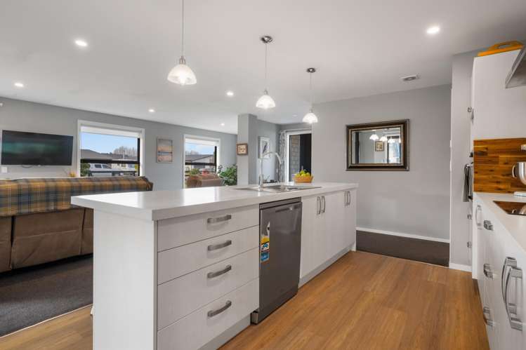 77 Larch Crescent Alexandra_11