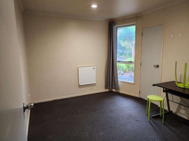 42A,C,D,E Olivine Street Boarding Houses (Room only) 11233_8