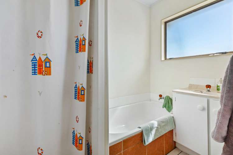 1/13 Paton Avenue Te Atatu South_11