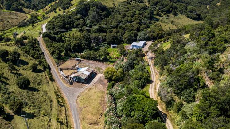 998 Thames Coast SH25 Road Thames_18