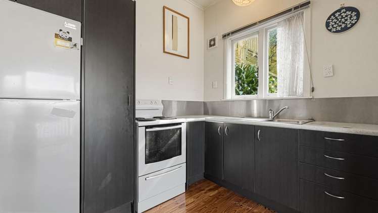 2/108 Maida Vale Road 1346_3
