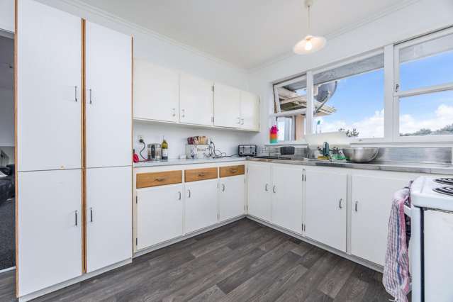 453 Scenic Drive Waiatarua_2