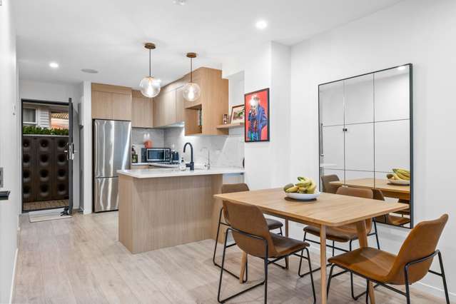 5/1A Royal View Road Te Atatu South_4