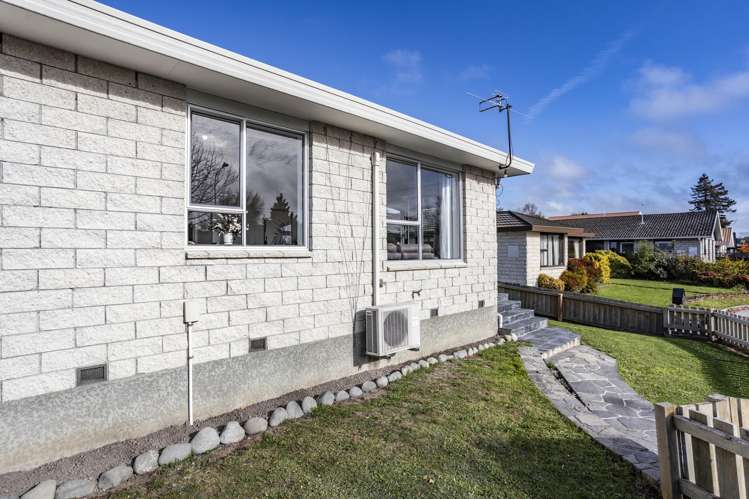1/15 Wakelin Place Redwood_15