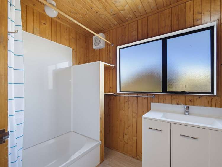 223 Parkhurst Road Parakai_16