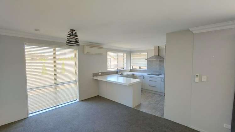 C/32 Lowe Street Avenal_4