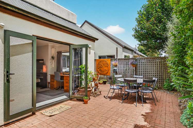 2 Antrim Place Rangatira Park_12