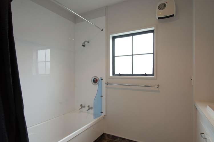 99 Charles Street Blenheim Central_6