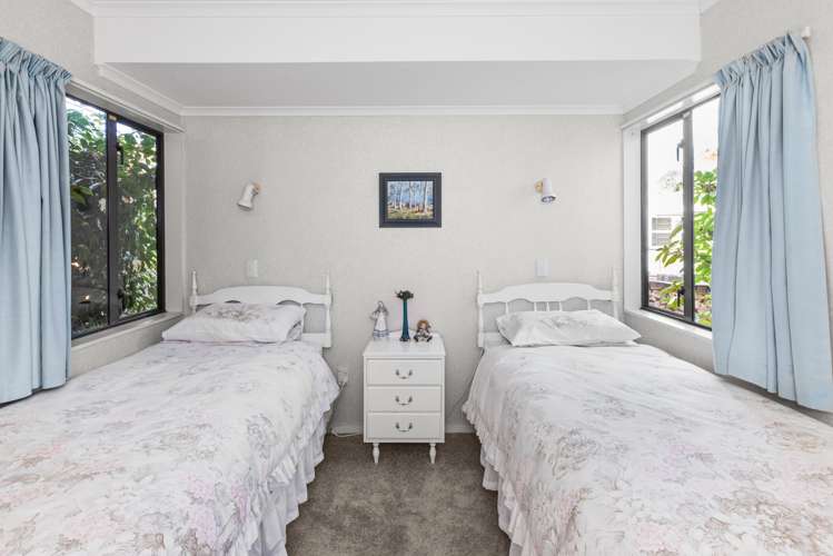 8 Bishops Close Greenmeadows_12