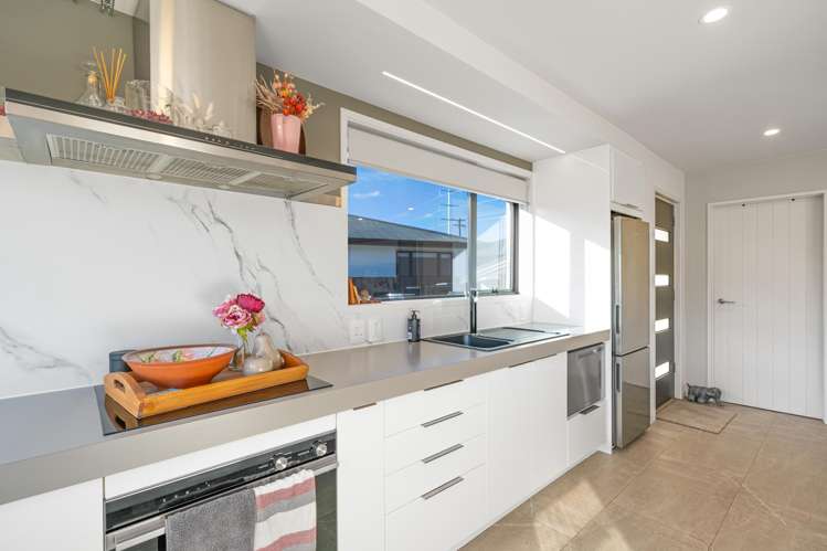102 Findlay Road Ascot_4