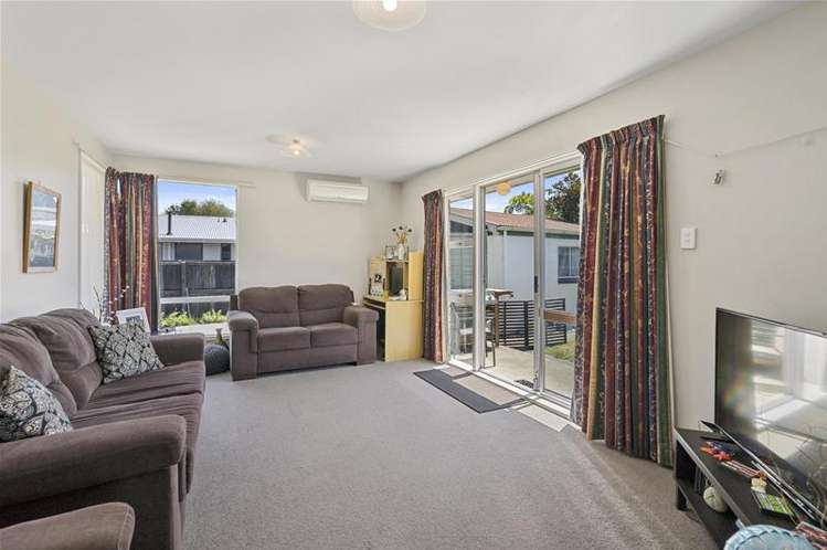 2/124 Lake Terrace Road Burwood_4