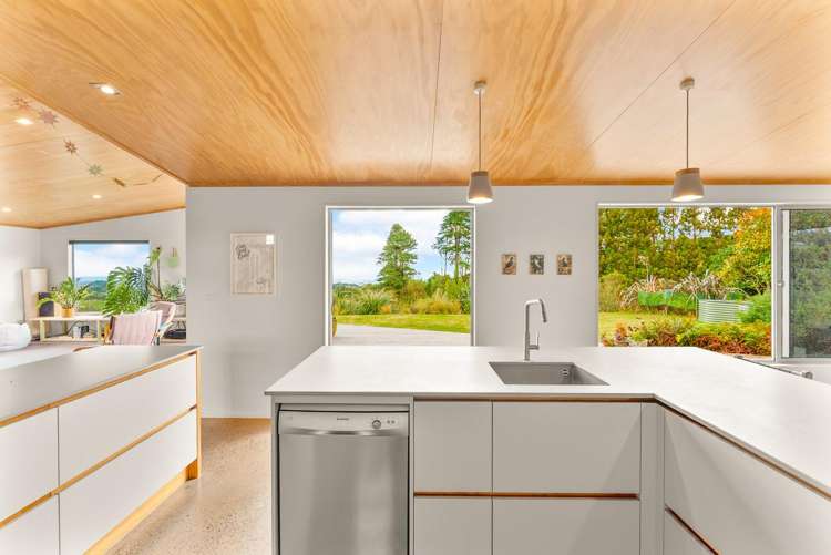 664 Upper Pitone Road Oakura_9