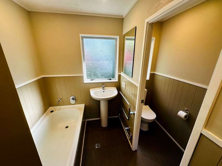 92 Thurleigh Grove Karori_11