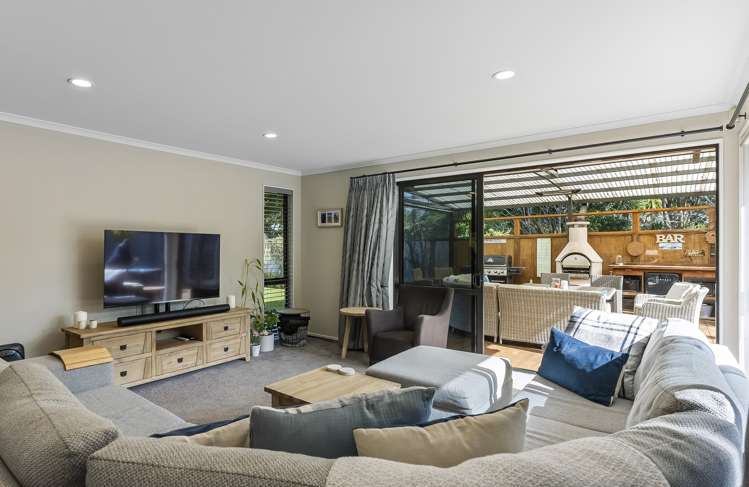 40 Shelter Drive Greenhithe_7